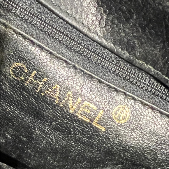 Chanel vintage caviar shoulder bag (project) - Picture 12 of 16